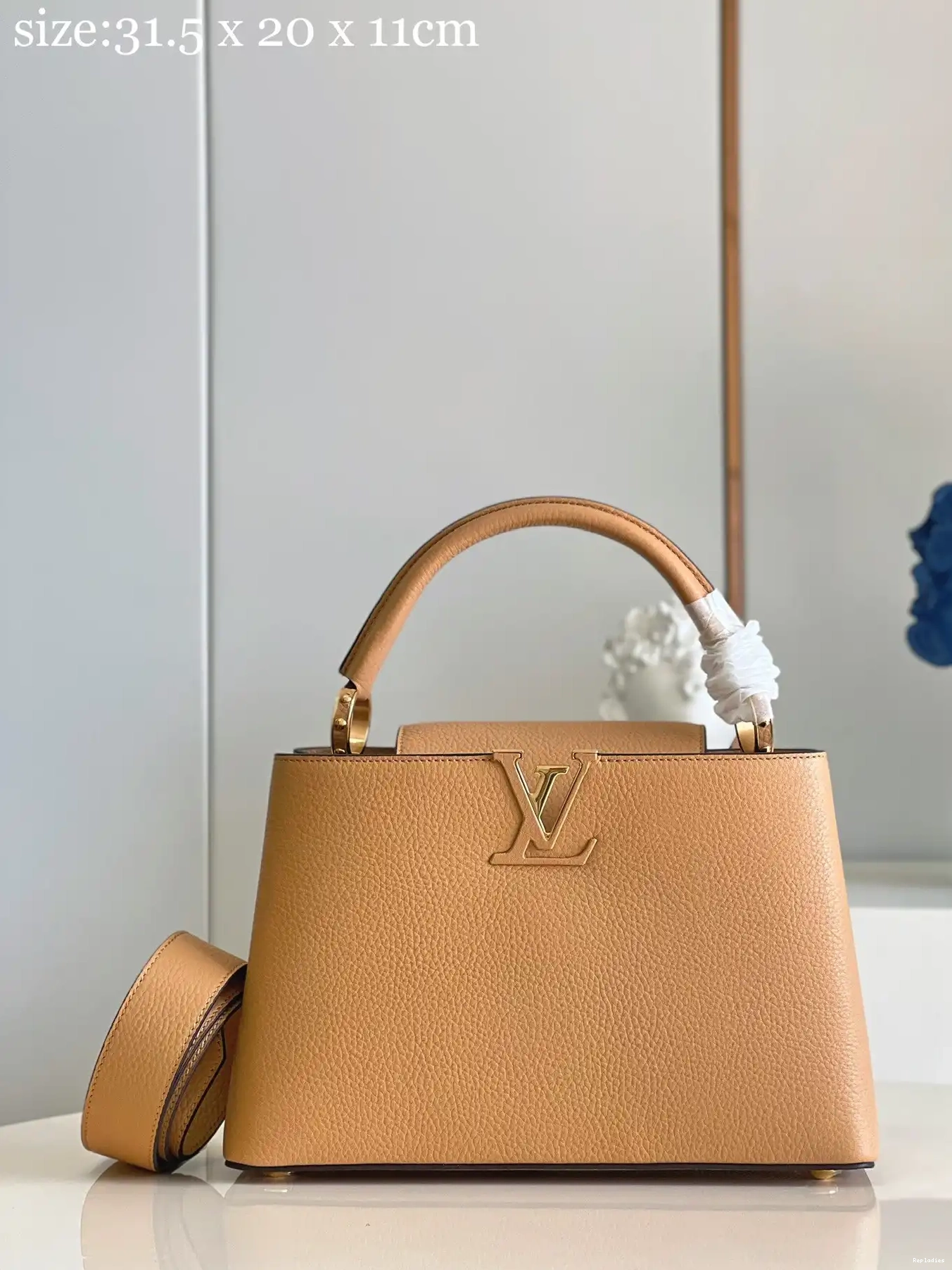 BB LOUIS CAPUCINES VUITTON 0531